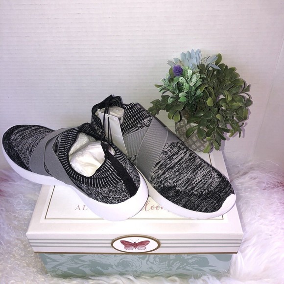 Women’s Slip On Sneakers Size L 9/10 West Loop Memory Foam - Picture 11 of 16